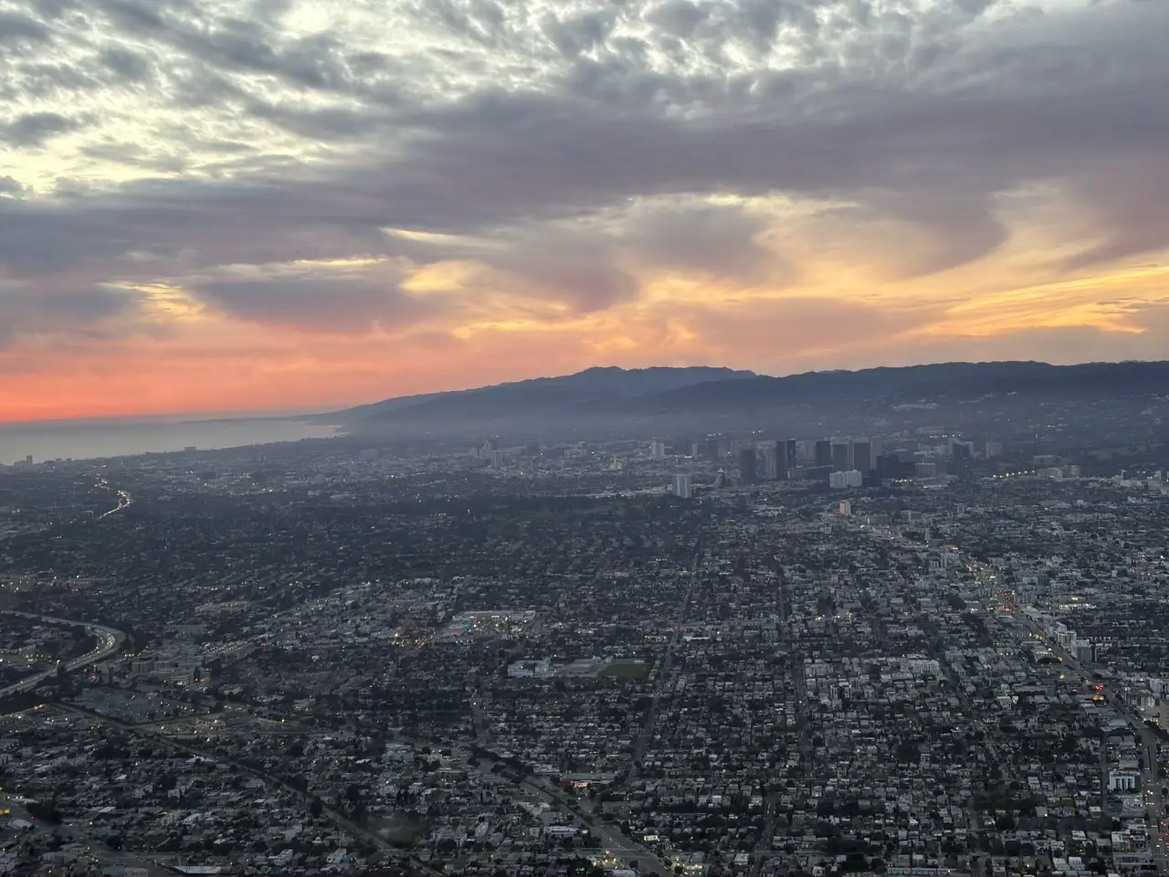 Flight School Van Nuys | Flight School | Essence Flight School | The Best Flight School Van Nuys 1 Los Angeles At Dusk From The Cockpit On A Training Flight